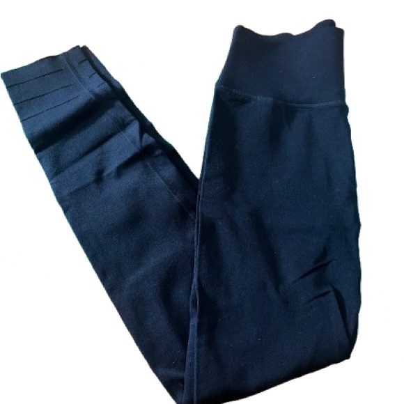 Fabletics SculptKnit Black Leggings - Size L - Picture 1 of 3